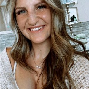 Meet your Posher, Lauren ashley